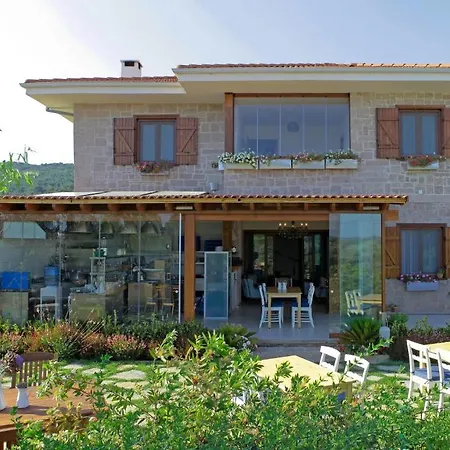 Casa Di Ada بيت ضيافة Ayvalı